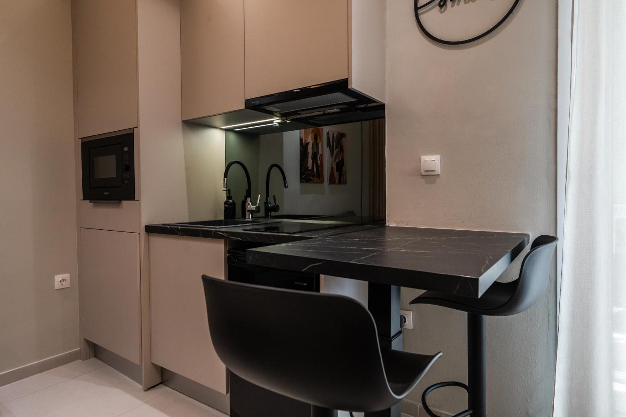 Cozy By Nest Apartment